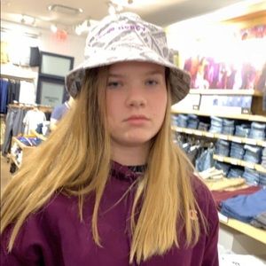 Meet your Posher, Ava